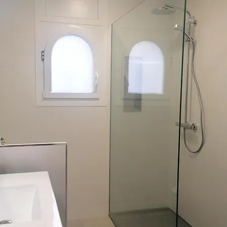 Casa Excepcional En Roses: Piscina, Amarre, Terraza Y Jardin Disfrutar Del Sol Y Relax - Es-258-64 Roses